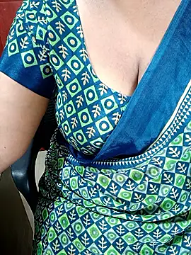 Snapshot of tami_lavanya chatting on 10, 10, 2025 tami lavanya online show from 10, 10, 2025