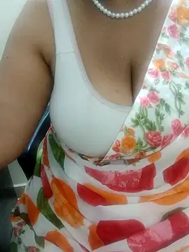 Snapshot of tami_lavanya chatting on 14, 10, 2025 tami lavanya online show from 14, 10, 2025