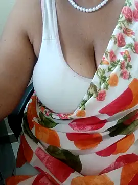 Snapshot of tami_lavanya chatting on 15, 10, 2025 tami lavanya online show from 15, 10, 2025