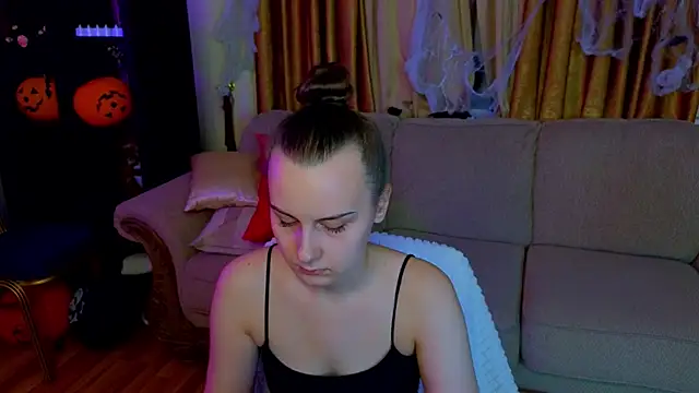 Kelly Cartier online show from 29, 10, 2025