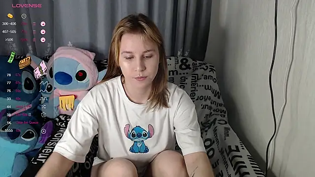 Snapshot of RoyAngela chatting on 12, 9, 2025 RoyAngela online show from 12, 9, 2025