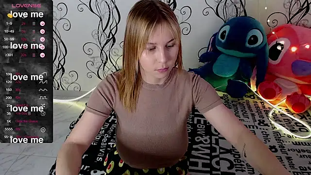 Snapshot of RoyAngela chatting on 11, 11, 2025 RoyAngela online show from 11, 11, 2025