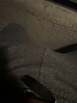 Snapshot of encinas15 chatting on 4, 11, 2025 encinas15 online show from 4, 11, 2025