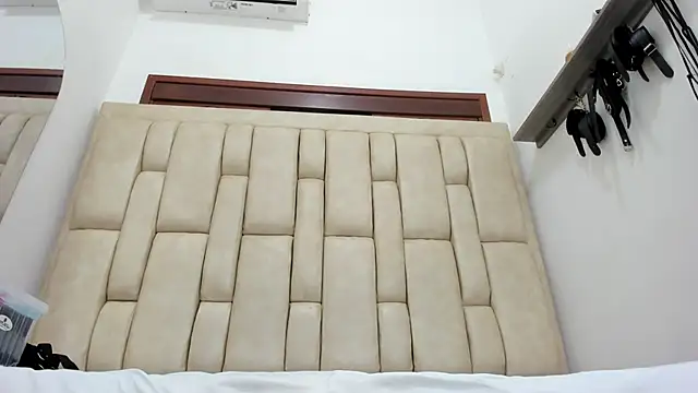 ZafiroAndFlynn online show from 21, 11, 2025