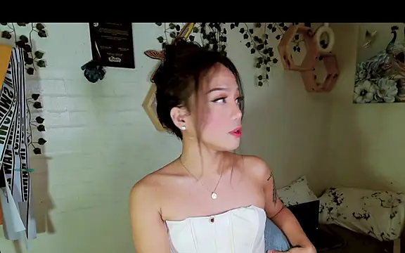 Snapshot of YourNikkieXxx chatting on 16, 9, 2025 YourNikkieXxx online show from 16, 9, 2025