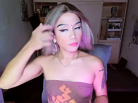 Snapshot of YourNikkieXxx chatting on 20, 10, 2025 YourNikkieXxx online show from 20, 10, 2025