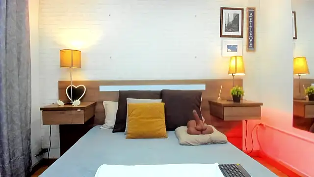 JenniferAuriston online show from 5, 3, 2026