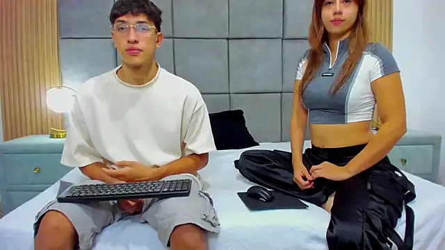 ChanellandMax online show from 5, 11, 2025