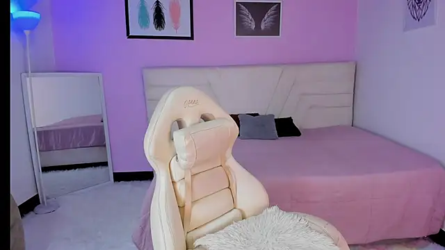 Snapshot of fressittalove01 chatting on 13, 11, 2025 fressittalove01 online show from 13, 11, 2025