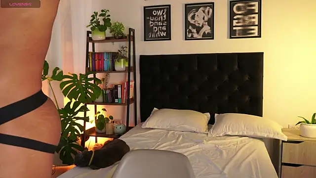 ErosWild  online show from 10, 9, 2025