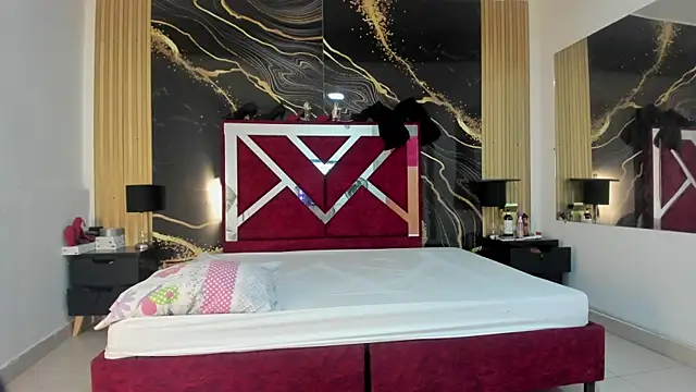 VioletRose as online show from 22, 11, 2025