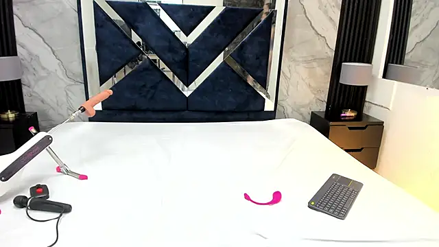 VioletRose as online show from 16, 5, 2026