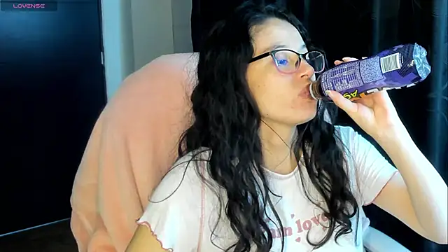 Snapshot of Samantha_blow chatting on 19, 10, 2025 Samantha blow online show from 19, 10, 2025