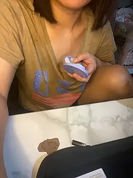 Snapshot of QuinRheana chatting on 20, 11, 2025 QuinRheana online show from 20, 11, 2025