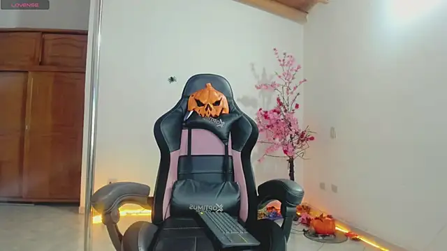 Snapshot of auraeroticaxxx chatting on 1, 11, 2025 auraeroticaxxx online show from 1, 11, 2025