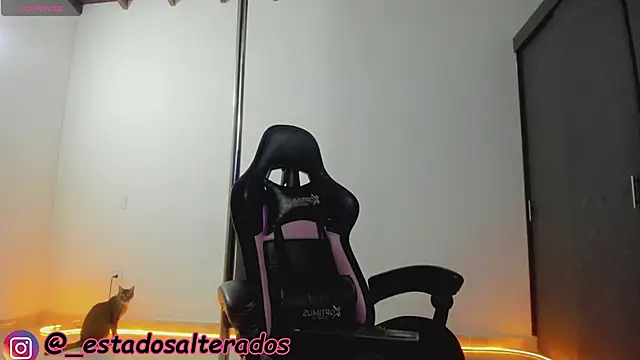 Snapshot of auraeroticaxxx chatting on 9, 4, 2026 auraeroticaxxx online show from 9, 4, 2026