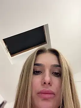 KaseyQuinn  online show from 4, 12, 2025