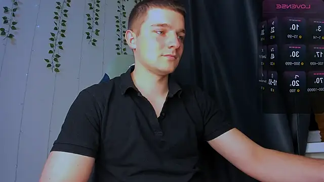 Snapshot of Your_Claddagh chatting on 13, 11, 2025 Your Claddagh online show from 13, 11, 2025