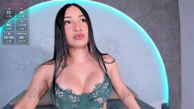 ReinaChloe online show from 30, 9, 2025