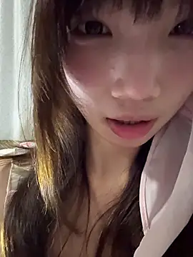 Yiyi-707 online show from 8, 11, 2025