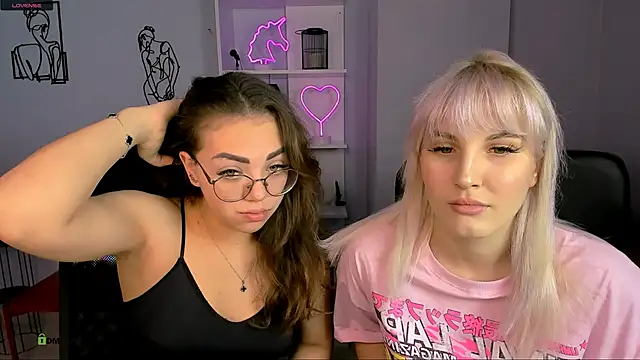 Snapshot of marta_smith chatting on 7, 11, 2025 marta smith online show from 7, 11, 2025