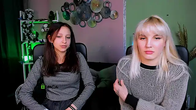 Snapshot of marta_smith chatting on 13, 11, 2025 marta smith online show from 13, 11, 2025