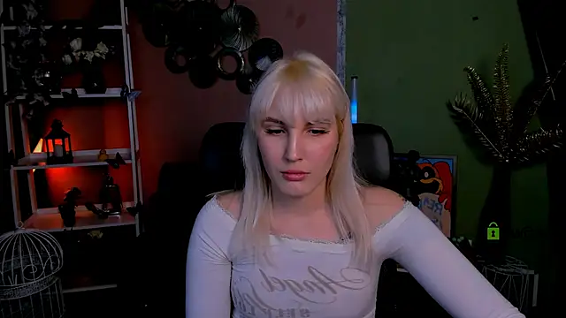 Snapshot of marta_smith chatting on 17, 11, 2025 marta smith online show from 17, 11, 2025