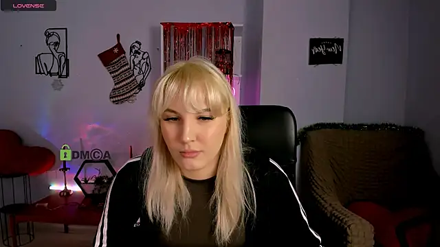 Snapshot of marta_smith chatting on 9, 1, 2026 marta smith online show from 9, 1, 2026