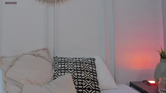 CharlotteBrownn  online show from 24, 6, 2026