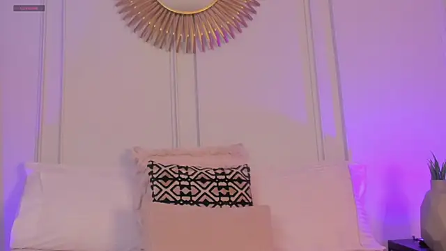 CharlotteBrownn  online show from 1, 7, 2026