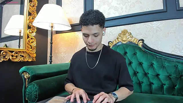 AlessandroKiing online show from 6, 4, 2026