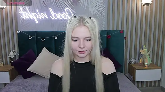 Snapshot of RuthBryant chatting on 12, 9, 2025 RuthBryant online show from 12, 9, 2025