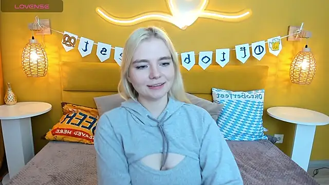 Snapshot of RuthBryant chatting on 28, 9, 2025 RuthBryant online show from 28, 9, 2025