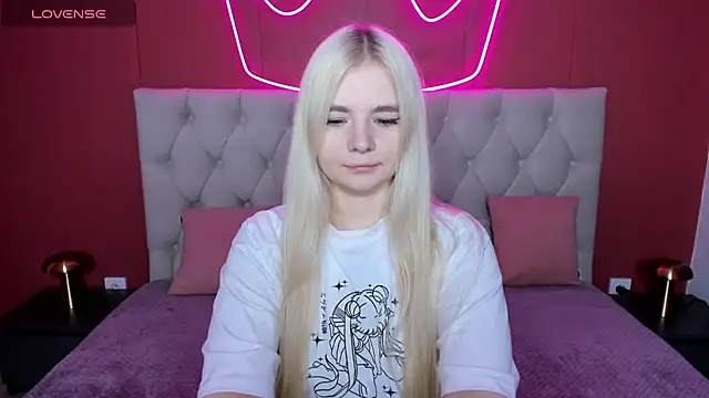 Snapshot of RuthBryant chatting on 30, 9, 2025 RuthBryant online show from 30, 9, 2025