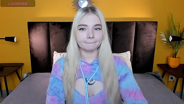 Snapshot of RuthBryant chatting on 23, 11, 2025 RuthBryant online show from 23, 11, 2025