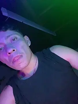 Snapshot of elfernh chatting on 6, 10, 2025 elfernh online show from 6, 10, 2025