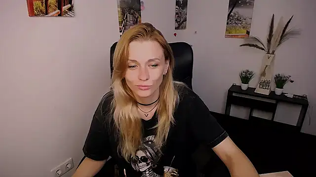 Snapshot of PeppyMia chatting on 17, 9, 2025 PeppyMia online show from 17, 9, 2025