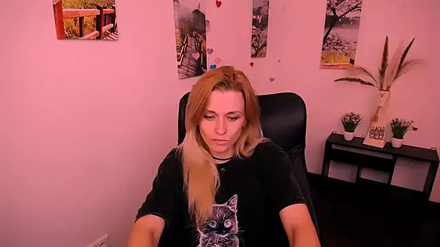 Snapshot of PeppyMia chatting on 19, 9, 2025 PeppyMia online show from 19, 9, 2025