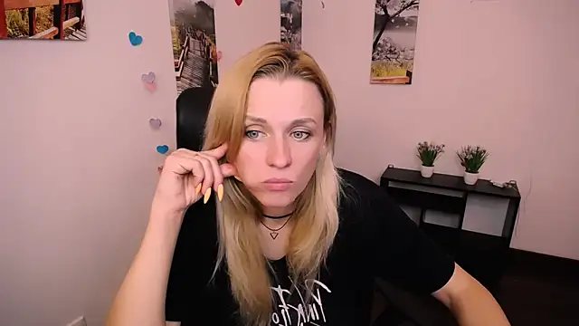 Snapshot of PeppyMia chatting on 30, 9, 2025 PeppyMia online show from 30, 9, 2025