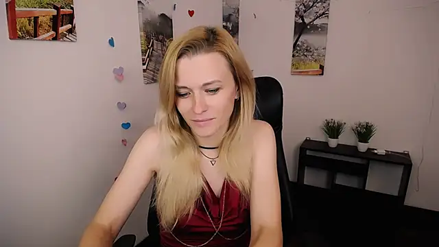 Snapshot of PeppyMia chatting on 6, 10, 2025 PeppyMia online show from 6, 10, 2025