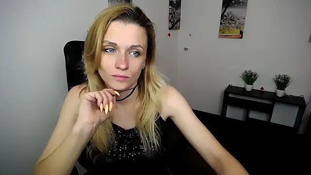 Snapshot of PeppyMia chatting on 24, 10, 2025 PeppyMia online show from 24, 10, 2025