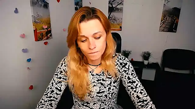 Snapshot of PeppyMia chatting on 13, 11, 2025 PeppyMia online show from 13, 11, 2025