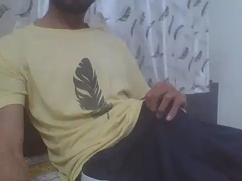 Snapshot of fckboy987 chatting on 23, 11, 2025 fckboy987 online show from 23, 11, 2025