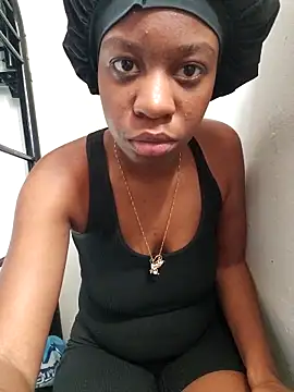 Snapshot of _she_was_a_fairy chatting on 16, 10, 2025 she was a fairy online show from 16, 10, 2025