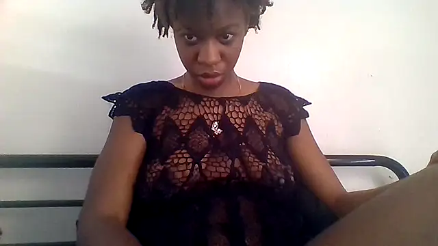 Snapshot of _she_was_a_fairy chatting on 24, 11, 2025 she was a fairy online show from 24, 11, 2025