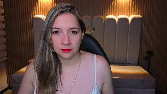 Agatha bellucci  online show from 18, 12, 2025