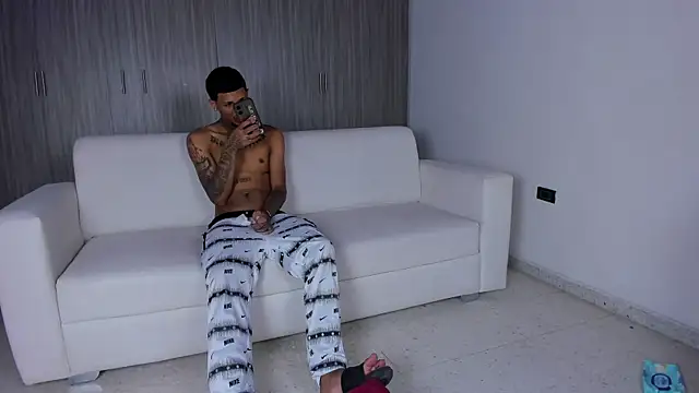 Snapshot of Hot_destructionXxx18 chatting on 18, 9, 2025 Hot destructionXxx18 online show from 18, 9, 2025