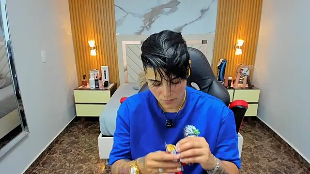 KAROLLJONES1 online show from 9, 1, 2026