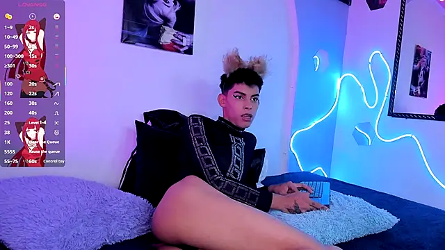 Snapshot of Room_69x chatting on 12, 9, 2025 Room 69x online show from 12, 9, 2025