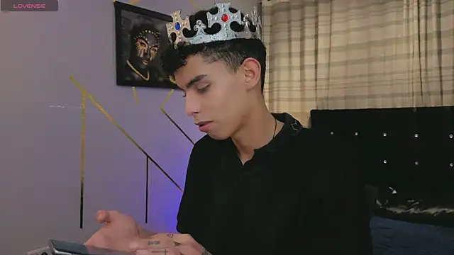 Snapshot of Room_69x chatting on 22, 10, 2025 Room 69x online show from 22, 10, 2025